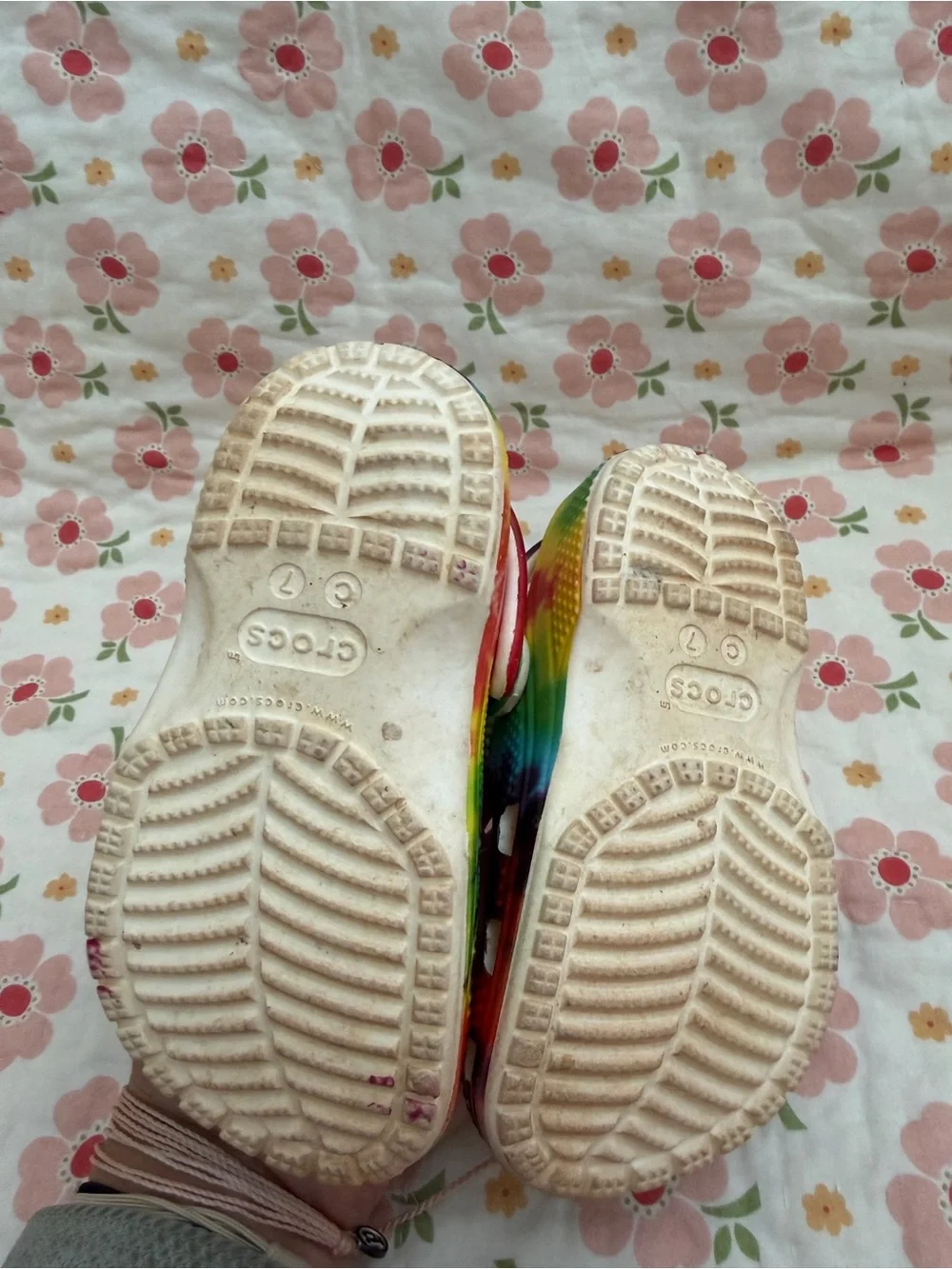 Size 7c - set (crocs and tennis shoes)